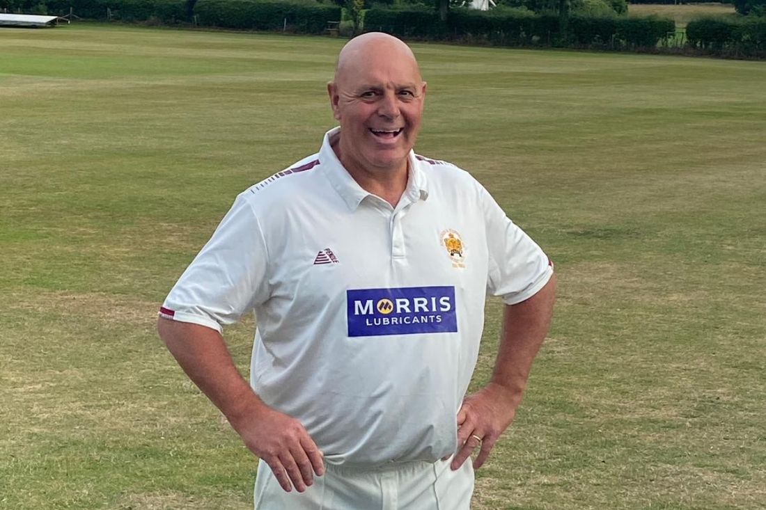 Untitled (1100 x 733 px).jpg ian cricket.jpg